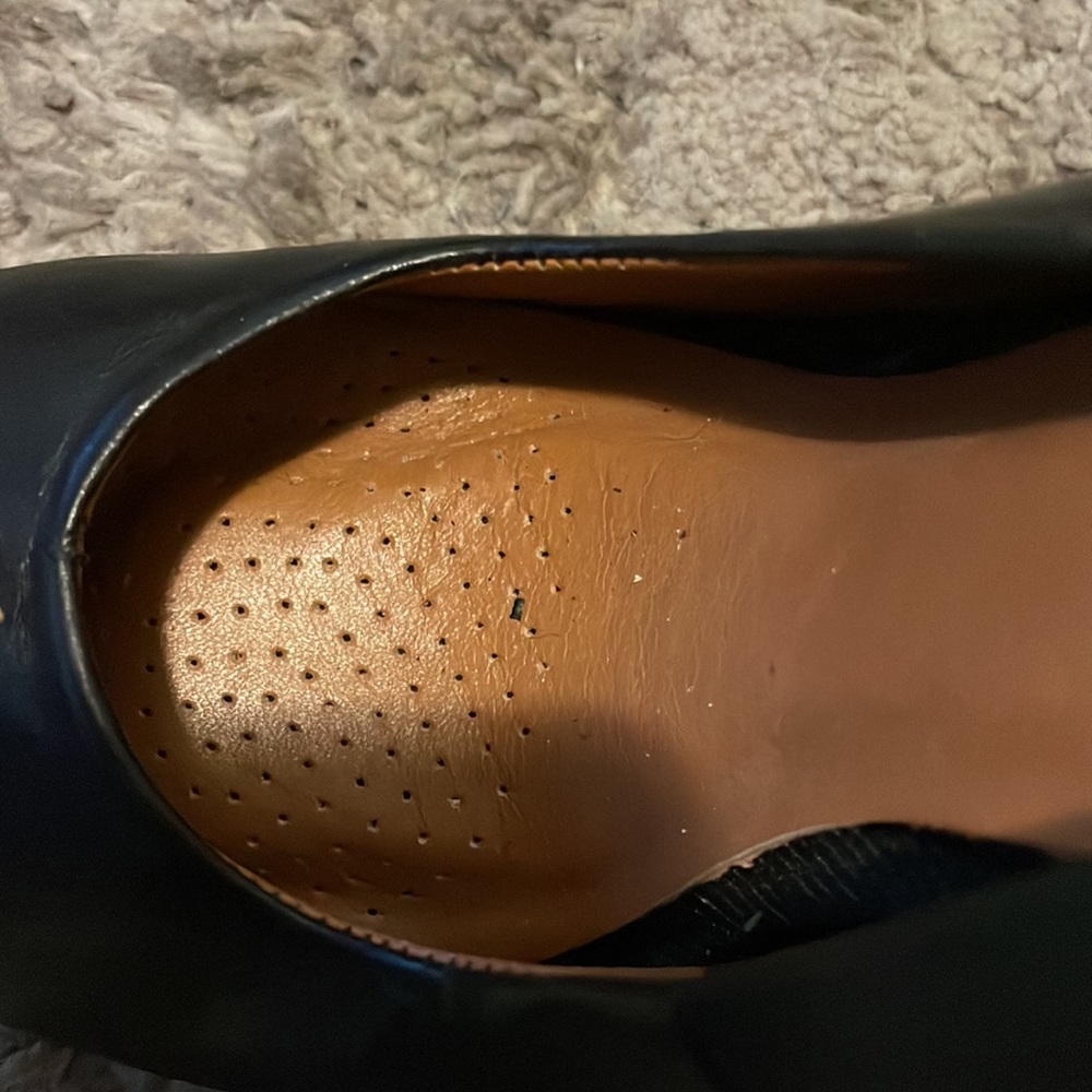 Shoes - Picture 4 of 6